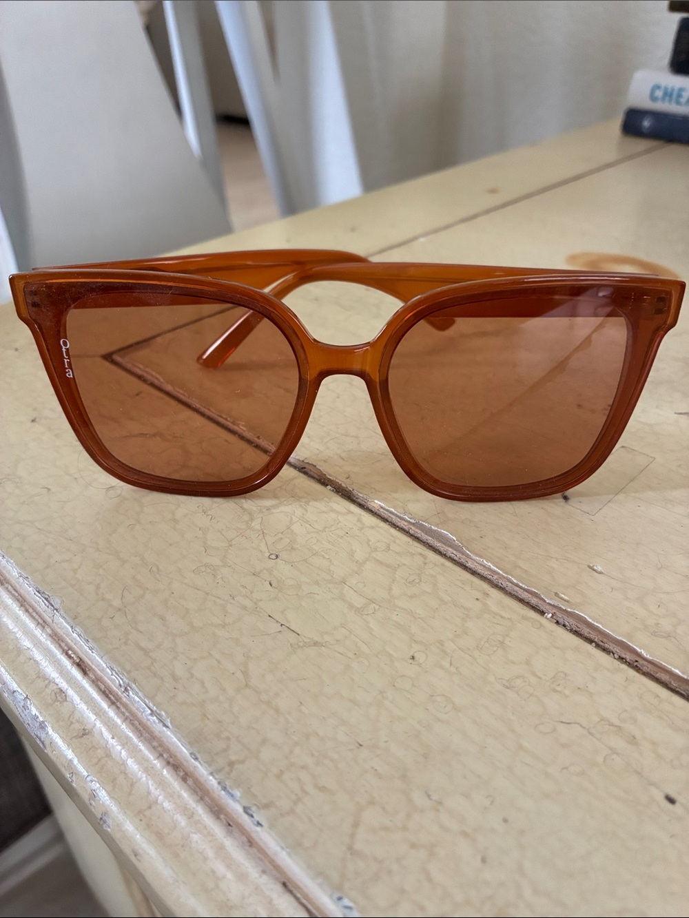 Amber Brown Women's Sunglasses — Unbranded Chic Frame